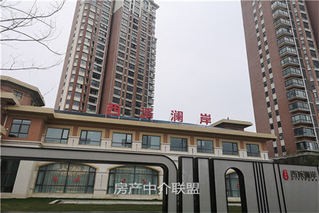 黄马湾4号4室2厅2卫53万124m2中装出售